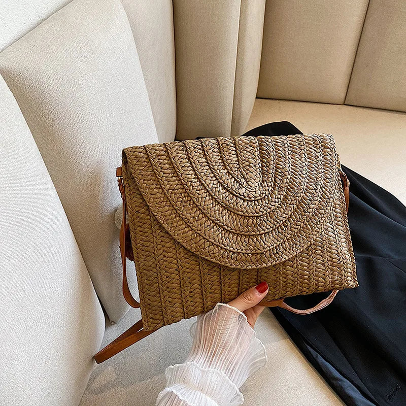 Summer Beach Straw Clutch Bag Cute Ball Pendant Crossbody Bag for Women Travel Shoulder Bags Purse Ladies Casual Bags Wicker Bag